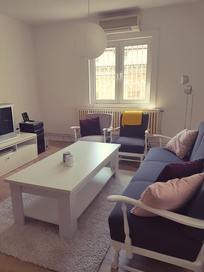 Cosy And Chic... Parking Included Apartamento Sarajevo Exterior foto